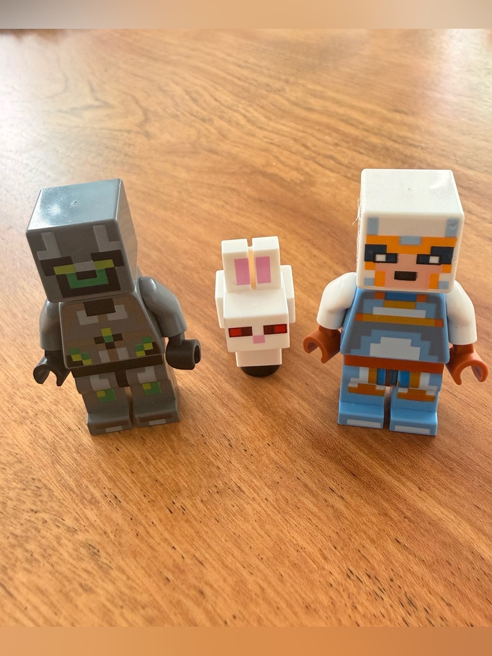 LEGO Minecraft The Skull Arena Player 1 & Player 2 Minifigures 21145